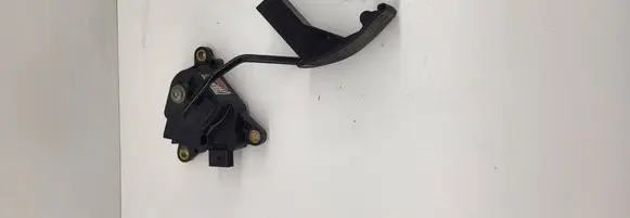Nissan X-Trail T31 Accelerator throttle pedal 18002JG40B