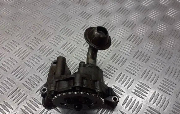 Audi A4 S4 B5 8D Oil pump chain 06A115105A