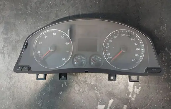 Volkswagen Golf V Speedometer (instrument cluster) 1K0920851