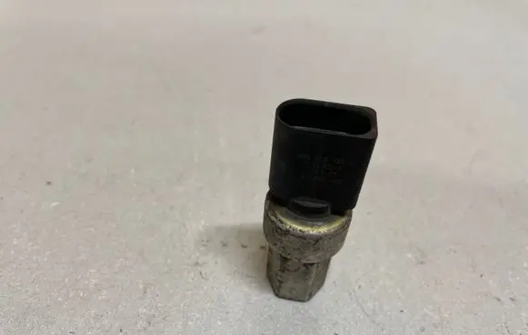 Air conditioning (A/C) pressure sensor