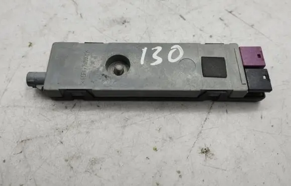 Mercedes-Benz C W204 Antenna control unit A2048200189 28073738