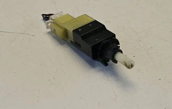 Mercedes-Benz Vito Viano W639 Brake pedal sensor switch A0015456709