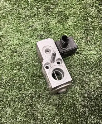 Air conditioning (A/C) expansion valve