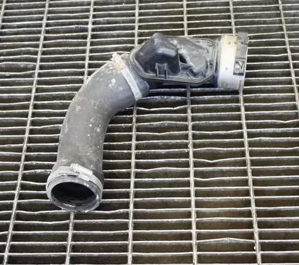 Volvo V40 Intercooler hose/pipe 31439885 31422061