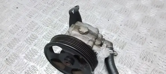 Volvo XC90 Power steering pump 30776247