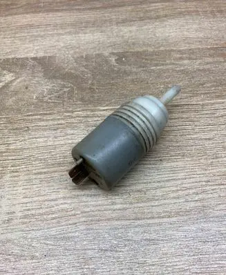 Audi 80 90 B3 Windscreen/windshield washer pump 431955651