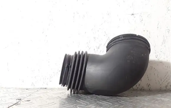 KIA Sorento Air intake hose/pipe 282103E700