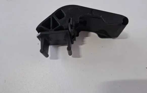 BMW 7 E38 Radiator mount bracket