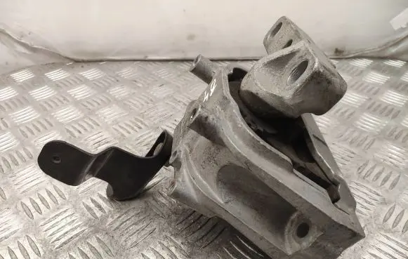 Volkswagen Golf VI Engine mount bracket 1K0199262CB