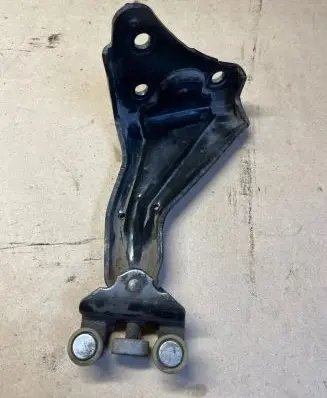 Peugeot Expert Sliding door lower roller guide/hinge 149820508