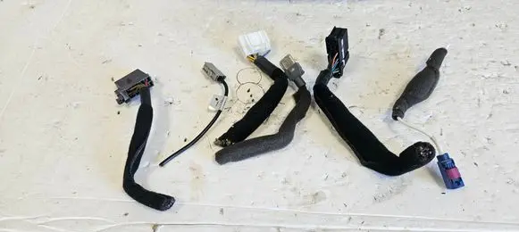 Hyundai ix35 Sound system wiring loom 965502Y200 LAN8940EHLM 965602Y500TAN