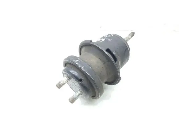 Subaru Legacy Engine mount bracket
