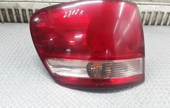 Toyota Avensis Verso Rear/tail lights