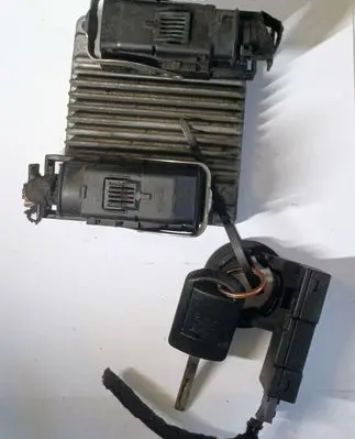 Opel Corsa C Engine control unit/module 12237450 HSFI25 DXKB