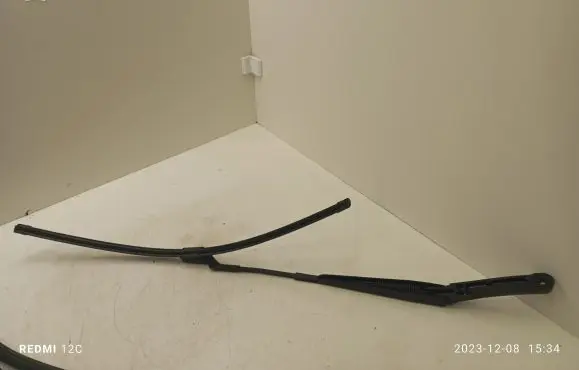 Volkswagen Tiguan Allspace Front wiper blade arm