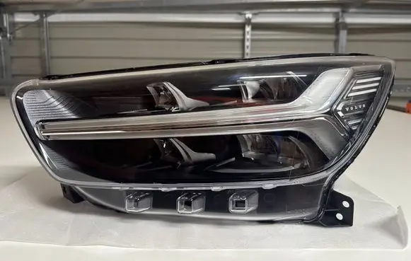 Volvo XC40 Headlight/headlamp 31655635