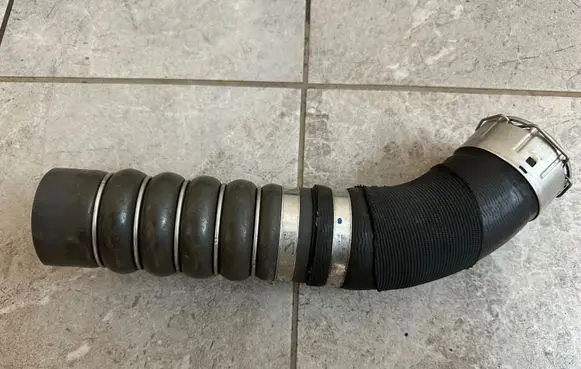 Ford Ranger Intercooler hose/pipe JB3G6F073AC
