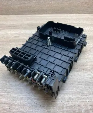 Volkswagen PASSAT B6 Fuse module 3C0937125 17310541