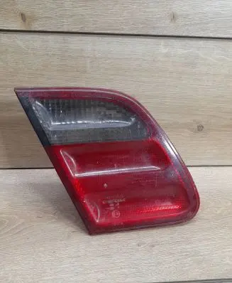 Mercedes-Benz E W210 Tailgate rear/tail lights