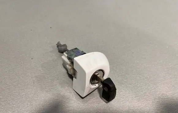 BMW M3 e92 Coupe door lock (next to the handle) 