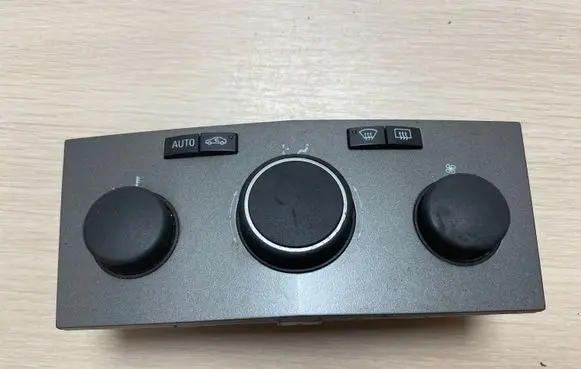 Opel Zafira B Climate control unit 90151257