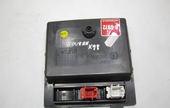Volkswagen Touran I Glove box 1T1857368D