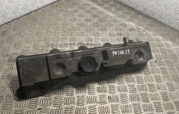 Mitsubishi Pajero Rocker cam cover 
