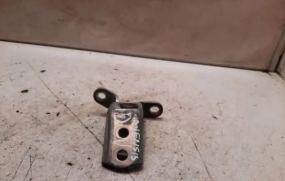 Toyota Avensis T250 Front door upper hinge