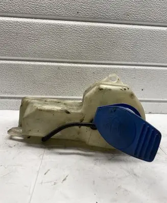 Suzuki Grand Vitara I Windshield washer fluid reservoir/tank 8E0955451