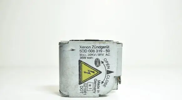 Audi A6 S6 C6 4F Headlight ballast module Xenon 5DD00831950