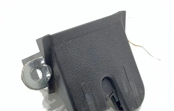Volkswagen Golf V Tailgate exterior lock 