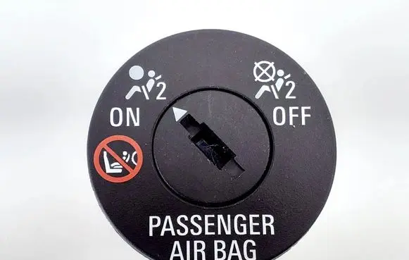 Passenger airbag on/off switch