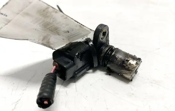 Toyota Avensis T270 Camshaft position sensor 