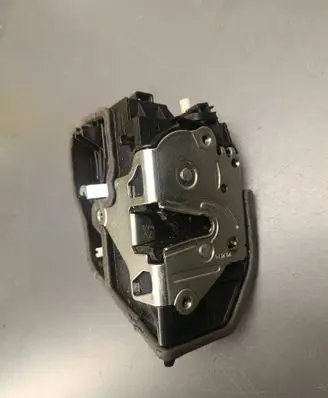 BMW 5 F10 F11 Rear door lock 7229459 A053702