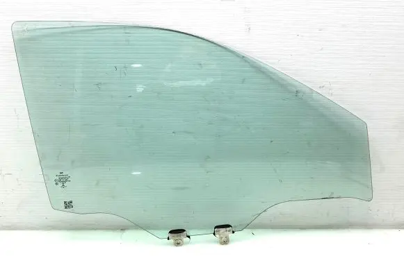 Nissan Navara D23 Front door window glass four-door H03005JTMA