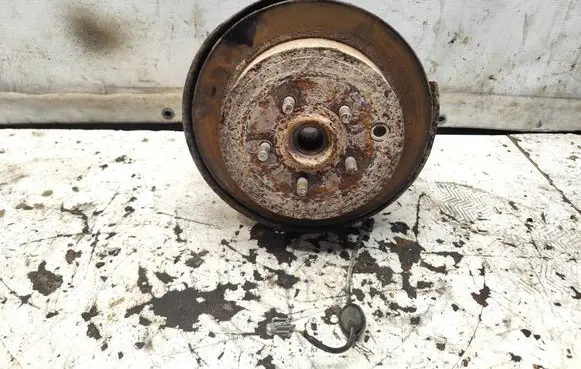 Subaru Legacy Rear wheel hub