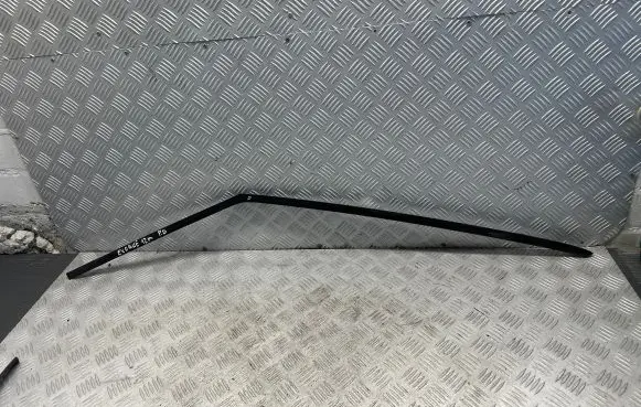Land Rover Evoque I Front door glass trim molding 