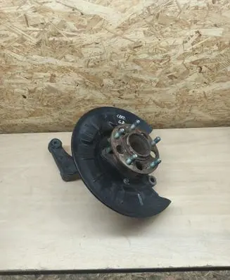 Rear wheel hub