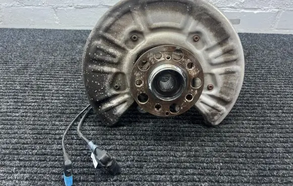 Mercedes-Benz AMG GT R190 C190 Rear wheel hub A2054230320 1902500 A1905406205
