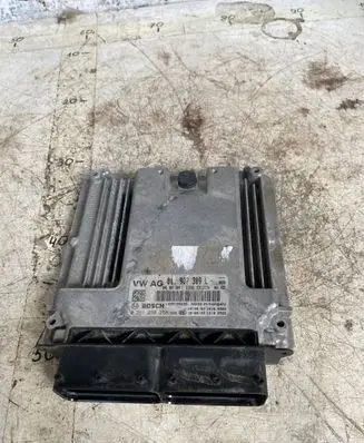 Audi A4 S4 B9 Engine control unit/module 04l907309