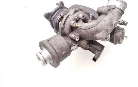 Audi A6 S6 C6 4F Turbo 06D145701G 06F145710C