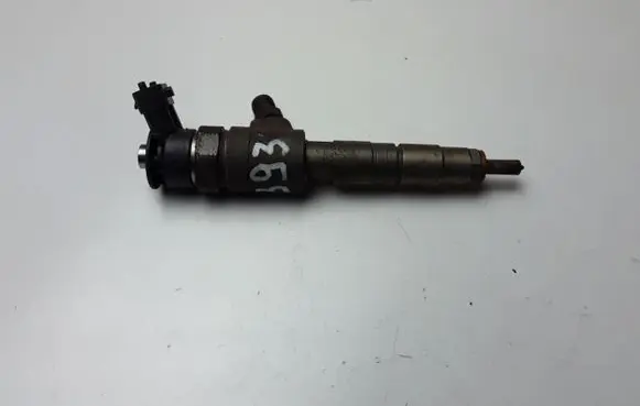 Ford Focus Fuel injector CV6Q9F593AA