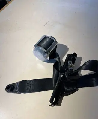 Land Rover Discovery 4 - LR4 Front seatbelt 602276700F 6080L6 3004923709