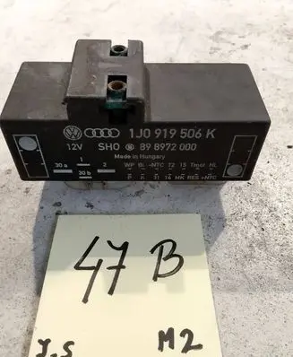 Volkswagen Golf IV Coolant fan relay 1J0919506K