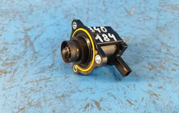 Ford Mustang VI Turbo solenoid valve CJ5Z9U465A