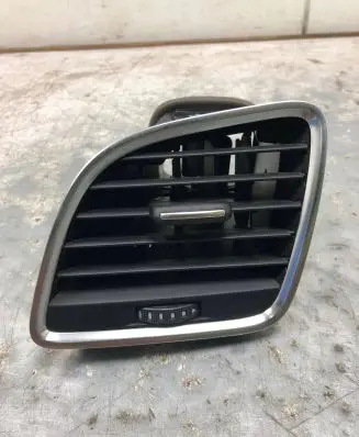 Audi Q3 8U Dash center air vent grill 8U1820901C