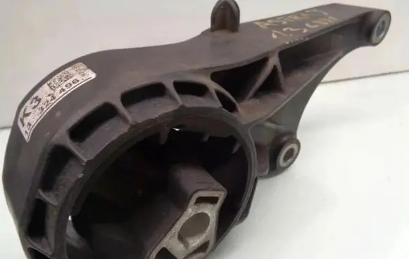 Opel Astra J Gearbox mount