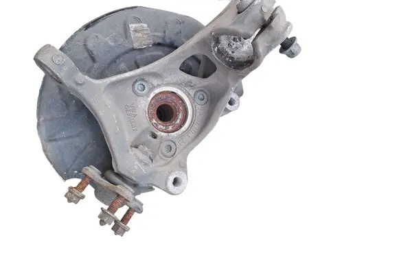 Volkswagen PASSAT B8 Front wheel hub 5Q0407257A
