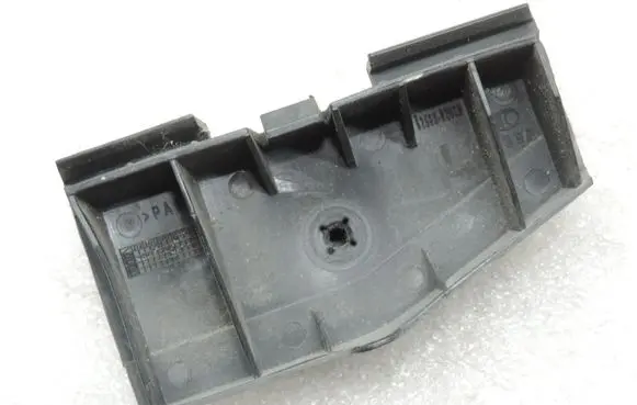 Toyota Corolla E120 E130 Rear bumper mounting bracket 5256302020