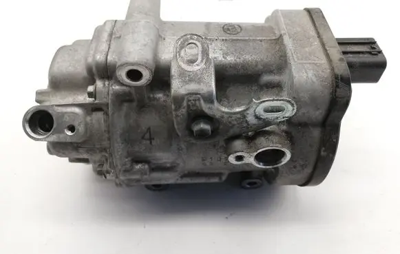Toyota Corolla E210 E21 Air conditioning (A/C) compressor (pump) 0424001200 ESB20C